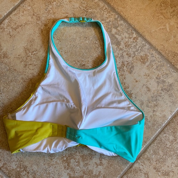 Victoria’s Secret Bathing Suit Top - Picture 2 of 3